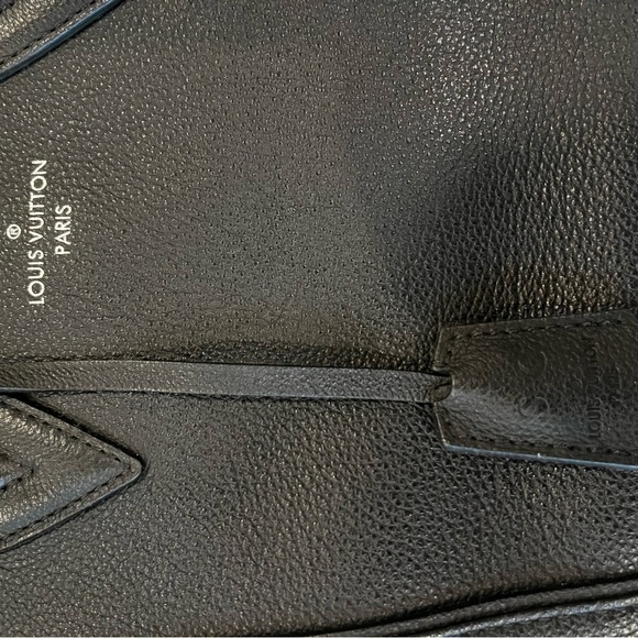Louis Vuitton Black Leather LOCKIT PM Bag Brand New Stunning Callout Zipper Pull - Picture 3 of 16